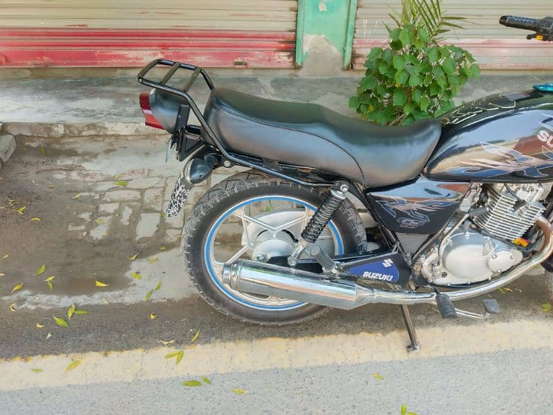 Suzuki GS 150 special edition 6