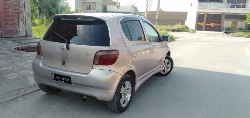 Toyota Vitz 2000 6