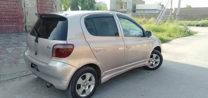 Toyota Vitz 2000 9