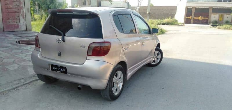 Toyota Vitz 2000 10