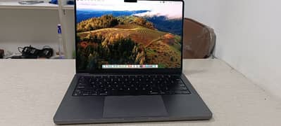 Macbook pro M3 2023 14" With Complete Box