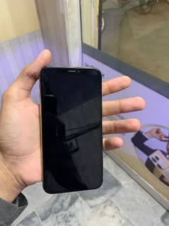 iPhone x  10/9 condition battery health 76 64GB WhatsApp number