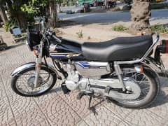 Honda 125 bike totally ganiun condition documents complete 23/24