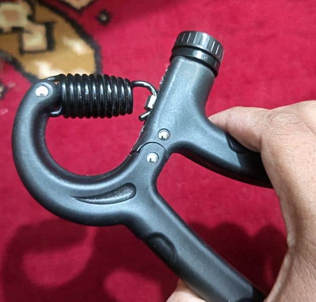 hand grip adjustable. 3