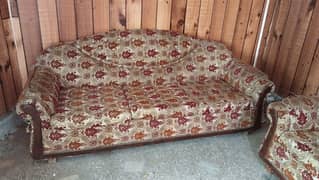 sofa 5 siter good condition price all most fainal