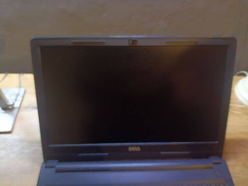 Inspiron 15" 3000 8GB ram i3 8th gen" 6