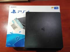 PS4 slim 1tb with box