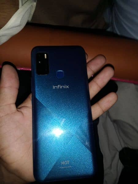 Hot 9 Play 9.5/10 condition 4GB 64GB with charger only 1