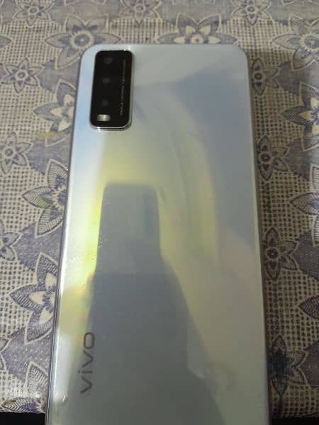 vivo y20 4/64 with complete box 0