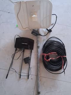 MERCUSYS WiFi router & Lightbeam M5 Dish