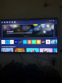 65 inch 4K LED VIDAA SOFTWARE 1 MONTH USED