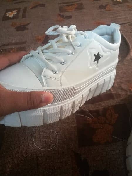 White shoes size 41  size 7 (urgent sale) 2