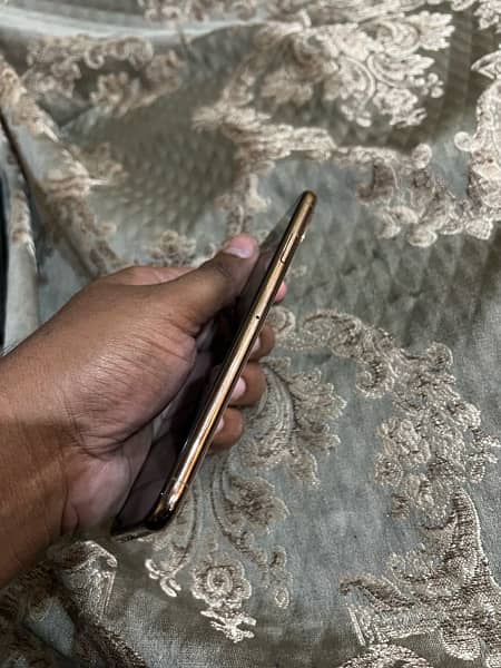 Iphone Xsmax 256gb pta approved 3