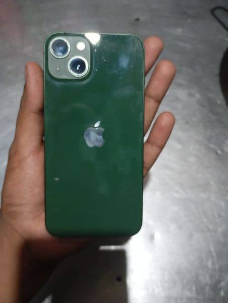 iPhone 13 0