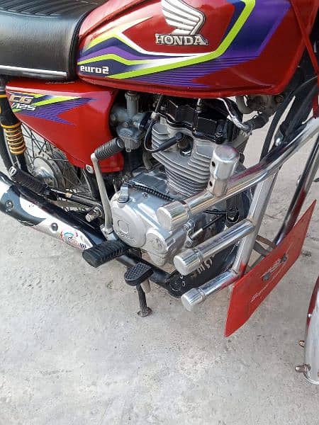 Honda 125 cg 2017 mdl num Punjab ka h vip inshallah koii Kam nahi h 0