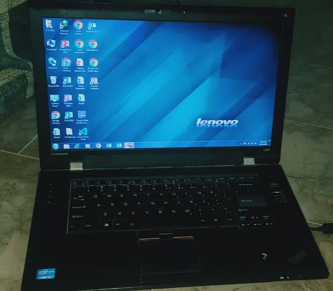 Lenovo core i5 laptop 0