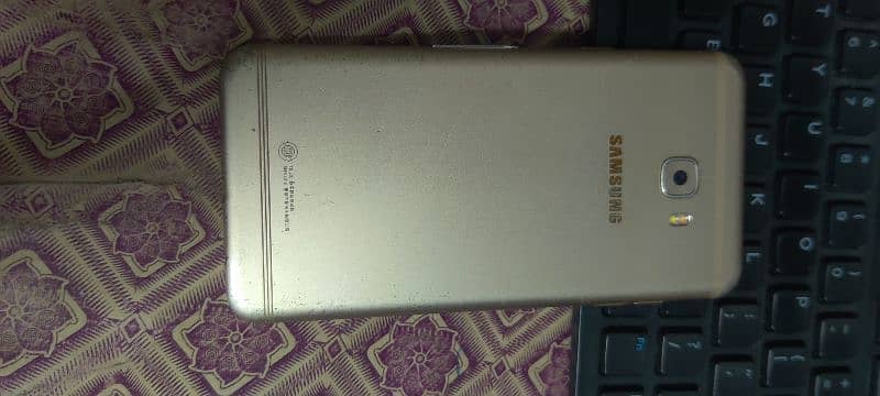 Samsung Galaxy C7 pro 1