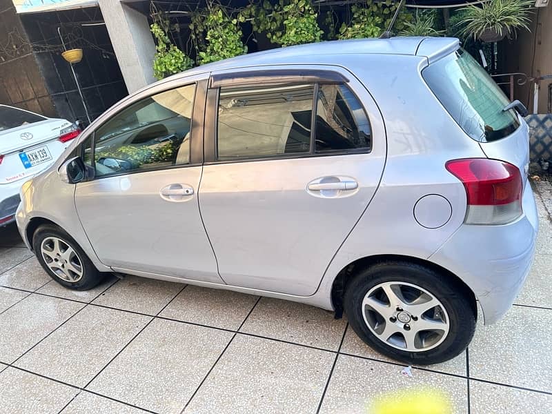 Toyota Vitz 2010 3