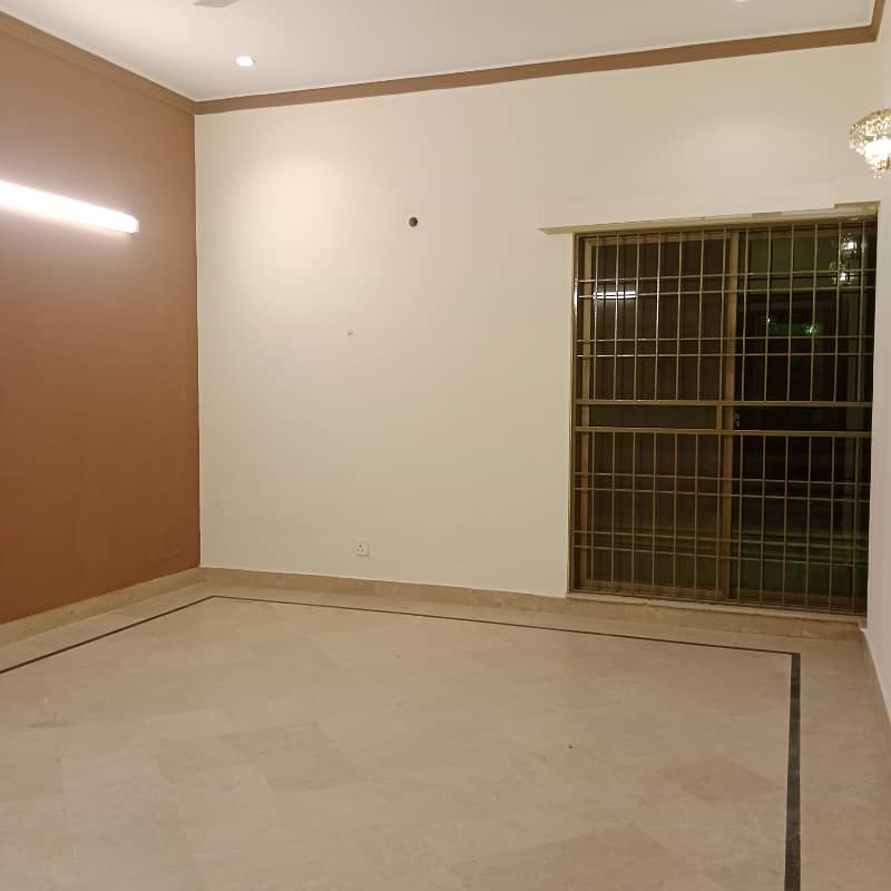 Prime Location Kanal Upper Portion For Rent in DHA Phase 4 Near Gold Crest Mall 7