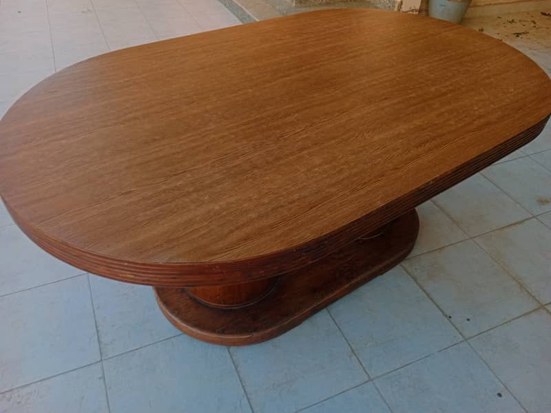 Oval dining table 0