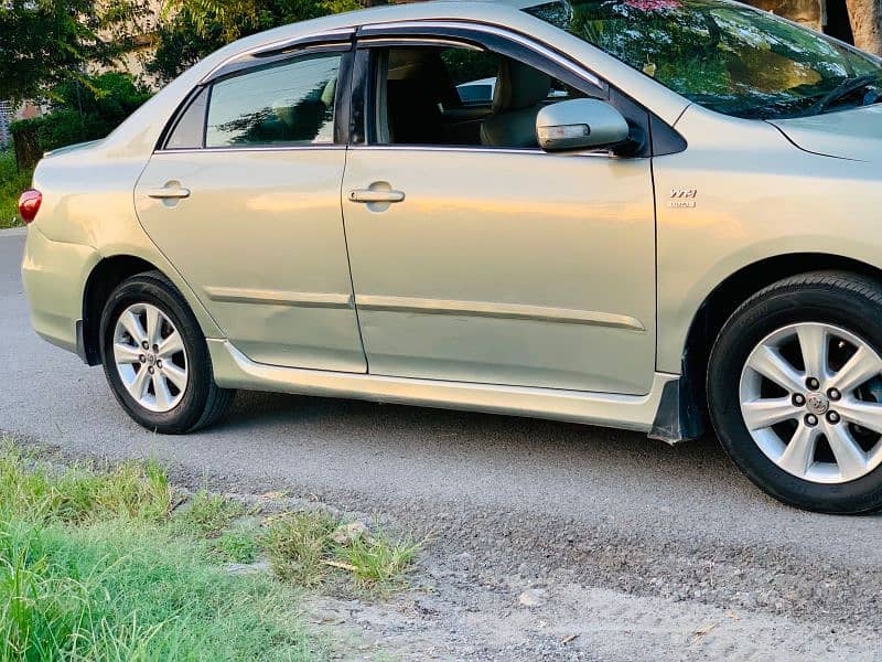 Toyota Corolla Altis S. R AUTOMATIC 10