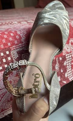 Branded heels footwears