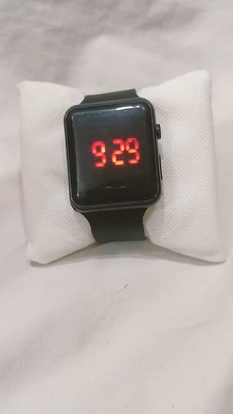 Simple led display watch with very cheap price 3