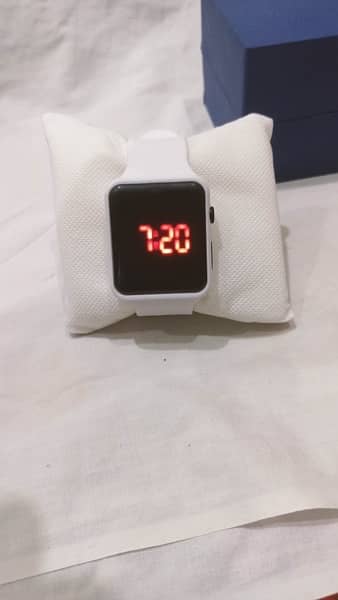 Simple led display watch with very cheap price 7