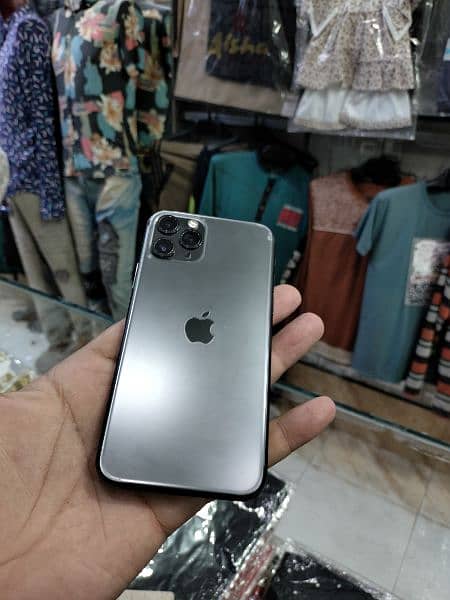 apple iphone 11pro 4