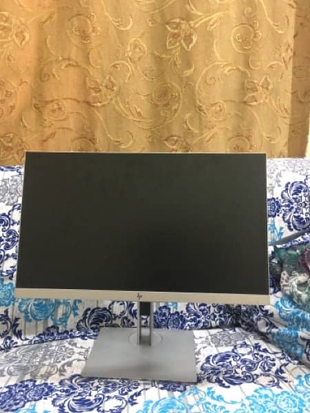 HP 22.5 Inches Borderless Monitor 0