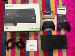 Xbox Series S 1TB black Edition with 2 Original controllers 3174OO47O7