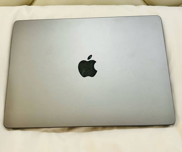 MacBook Pro 14 Inch 1