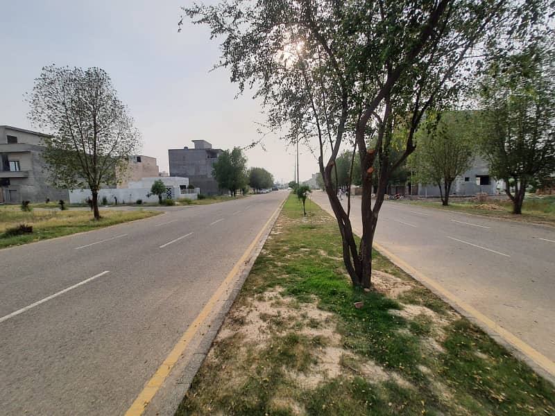 Limited Offer Semi Commercial MB Corner 5 Marla Plot At 64 Lac Only 3