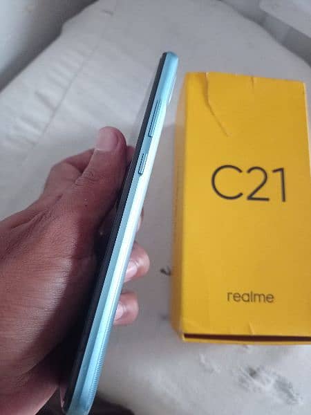 Realme C21 4/64 with box 2