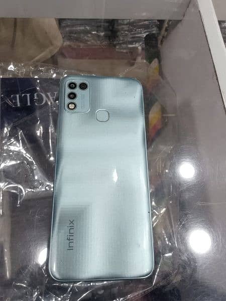 Infinix hot 11 play ram 4/64 2