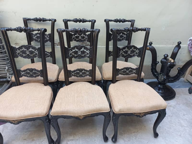 Chiniot 6 seater Dining table 10/10 5