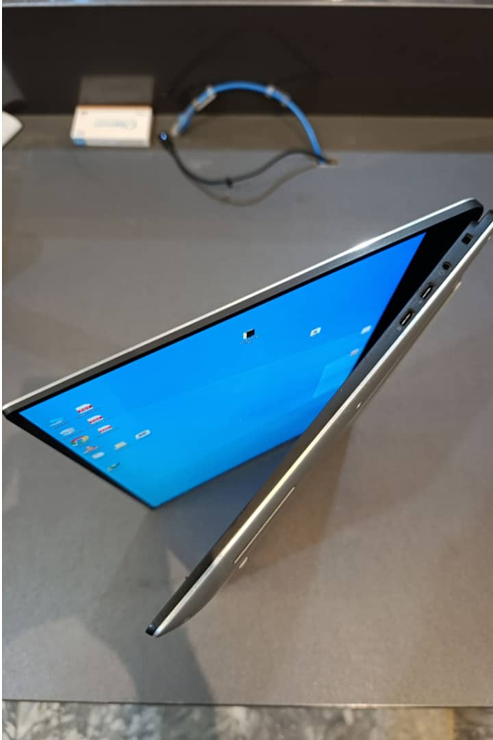 Dell XPS 15 9575 - 2 in 1- X360 4K tuch screen 3