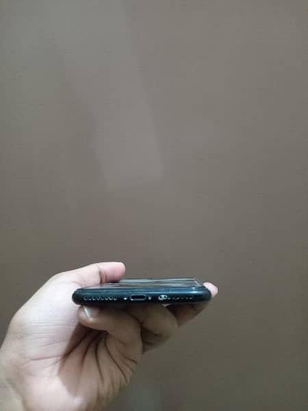 iPhone 7 Plus 128 gb 3