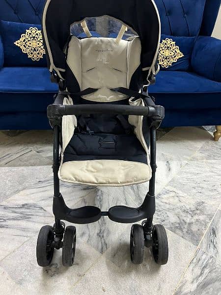 Mama's and papa's imported stroller
Easy to move easy to carry 1