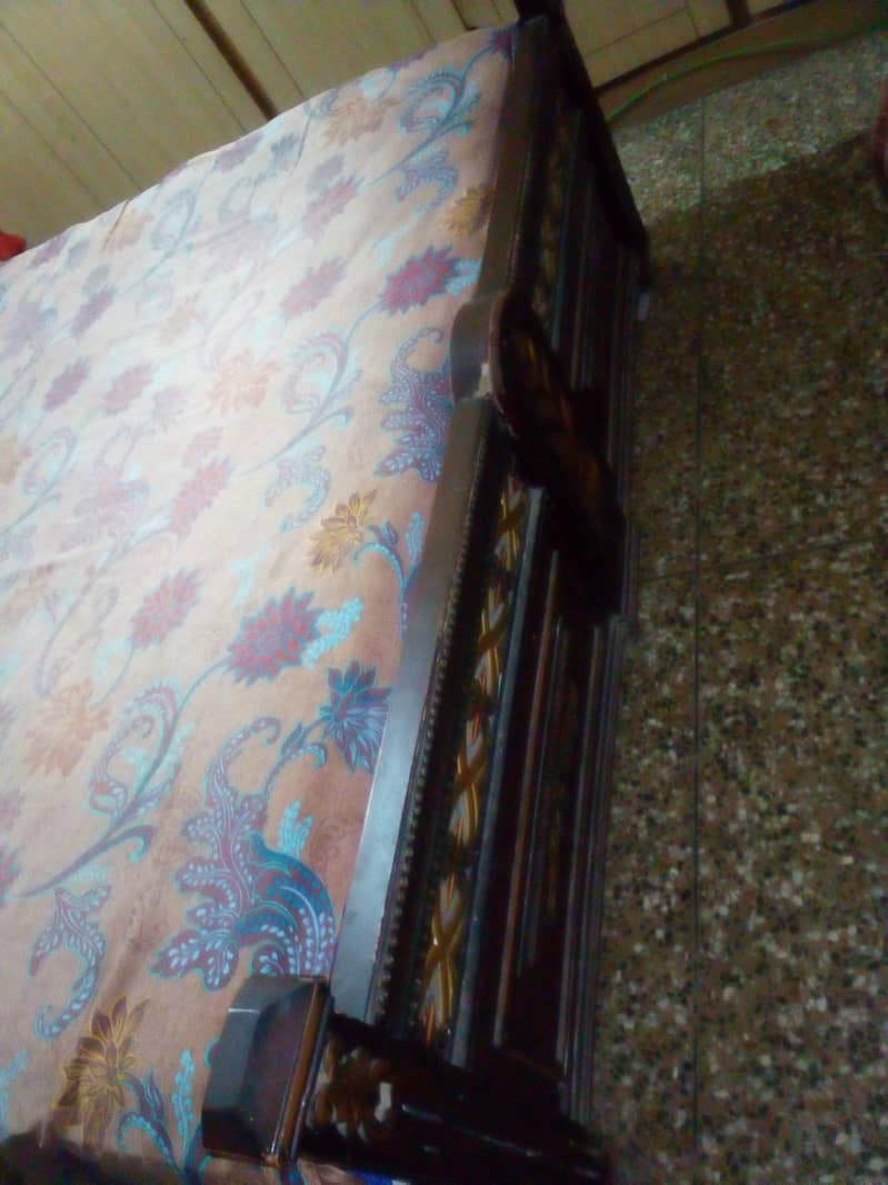 urgent sale wooden bed 4