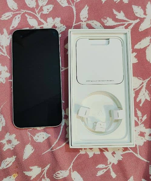 Iphone 13 white 256 GB, PTA approved, with box, no repairs, 9.5/10 7