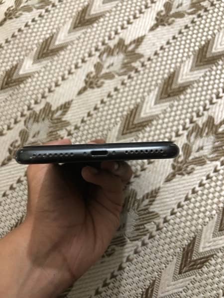 iPhone 7 Plus 128 gb memory In  good condition non Pta bypass 3