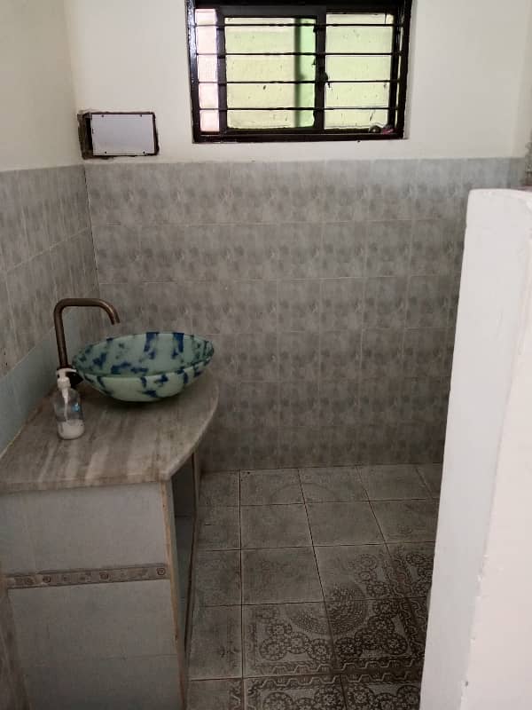 Best For office 6 Bed 6 bath Tiles flooring Good condition 7