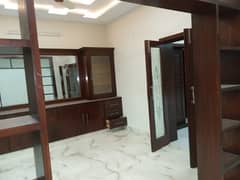 1 Kanal Upper Portion In Model Town For rent