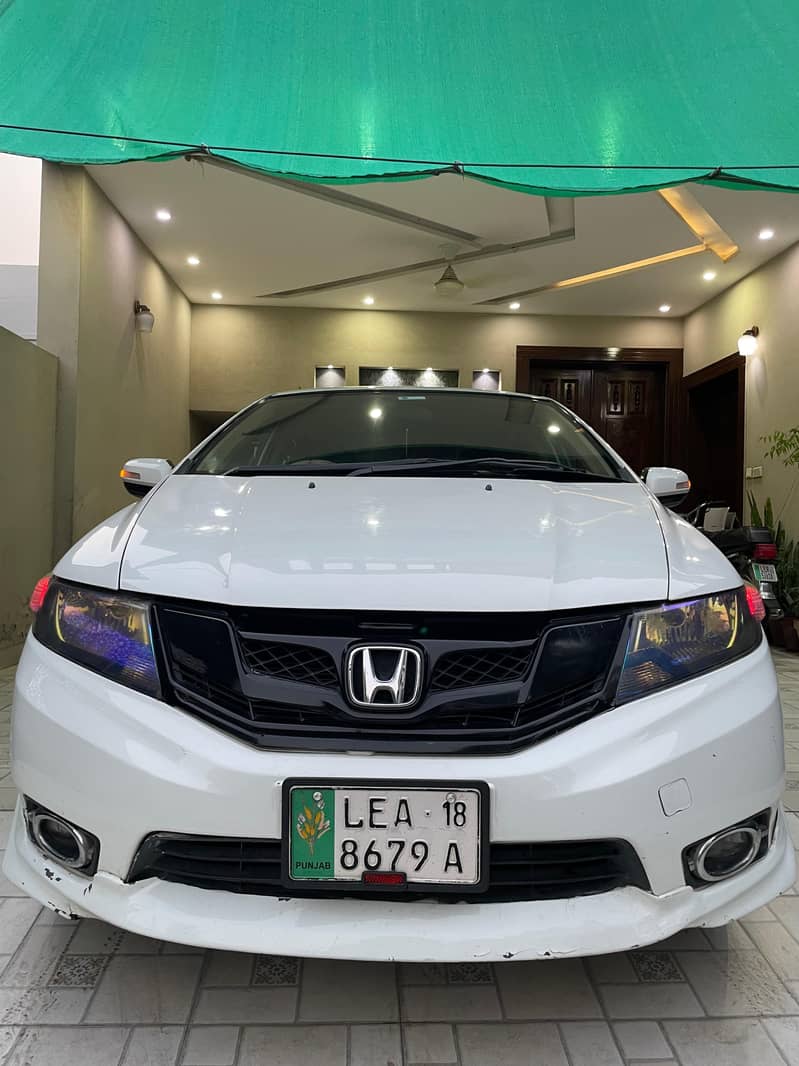 Honda City IVTEC 2018 Multimedia Stearing, stylish rims, Body Kit Inst 4