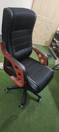 office chairs/ chairs/office tables/ Boss office chair/revolving chair