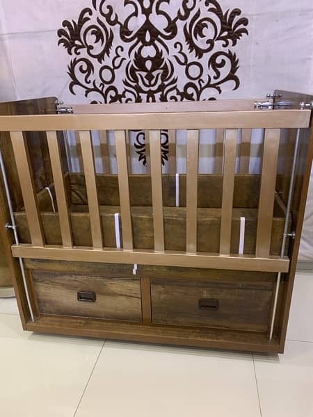 Moveable wooden Baby Cot 0