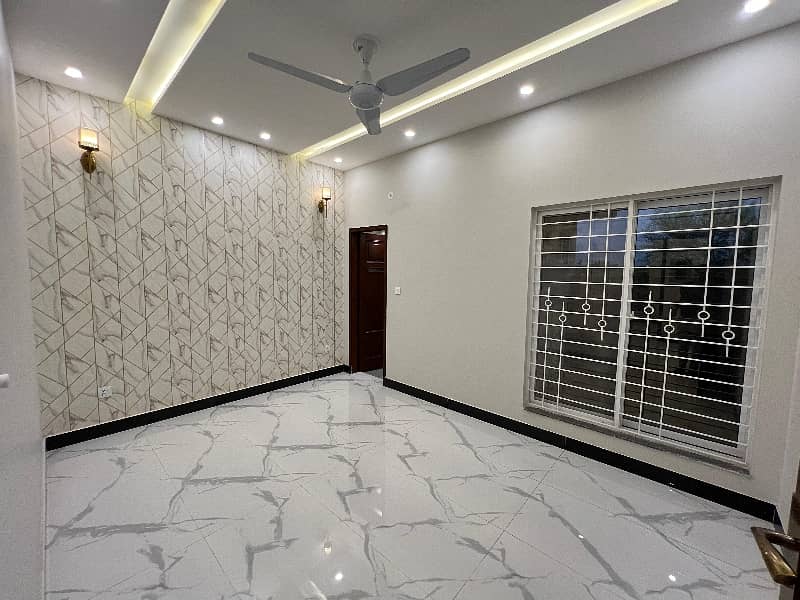 5 marla brand new house orignal picture and price 100% hot location 10