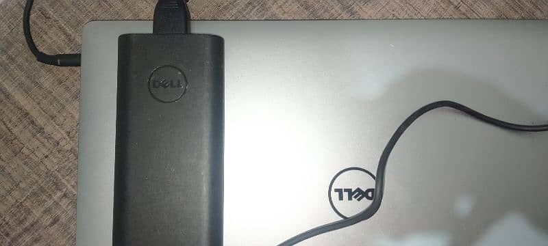 Dell Precision 5510 (9/10 condition) 4