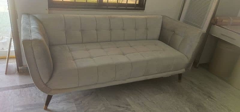 good condition sofa 1